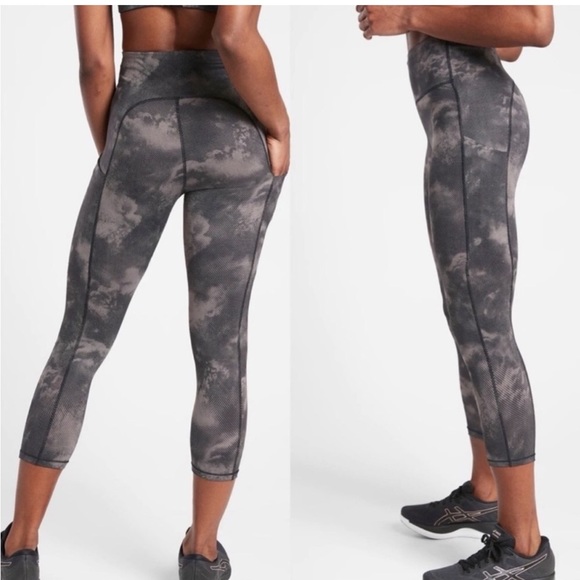 Athleta Pants - Athleta Ultimate Stash Pocket Printed Capri